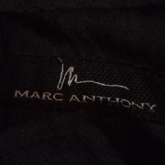 Suits - Picture 15 of 16